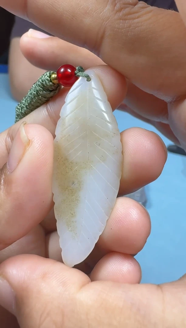 和田玉未镶嵌颈饰1
