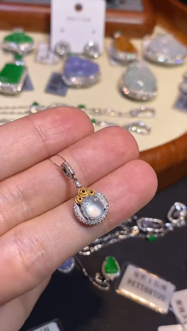 【闪购商品】翡翠18K金镶嵌吊坠(不含链)吊坠