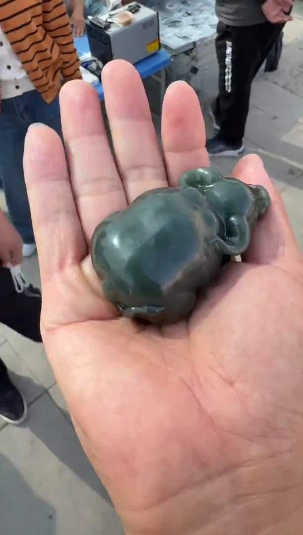 未镶嵌戒指和田玉（糖玉）和田玉