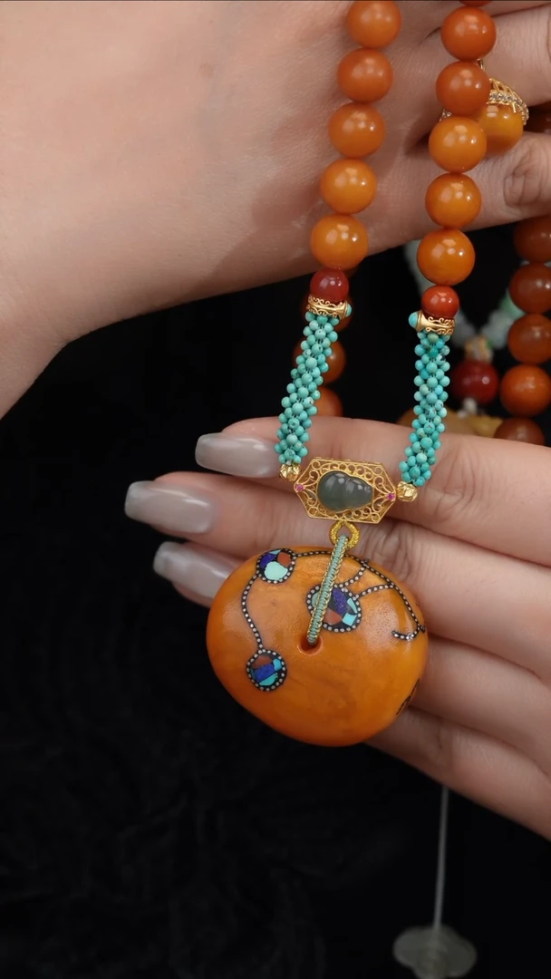 蜜蜡吊坠(赠链)未镶嵌天然琥珀蜜蜡藏扣套装 克重64g+