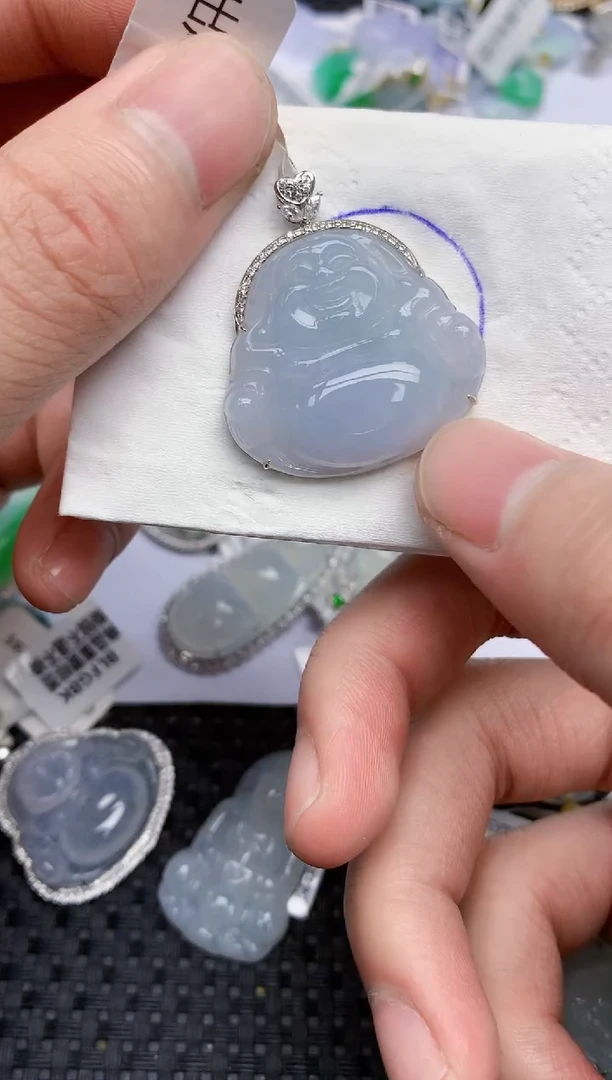 颈饰18K金镶嵌翡翠   天然翡翠A货  百元以上9米证书费自理