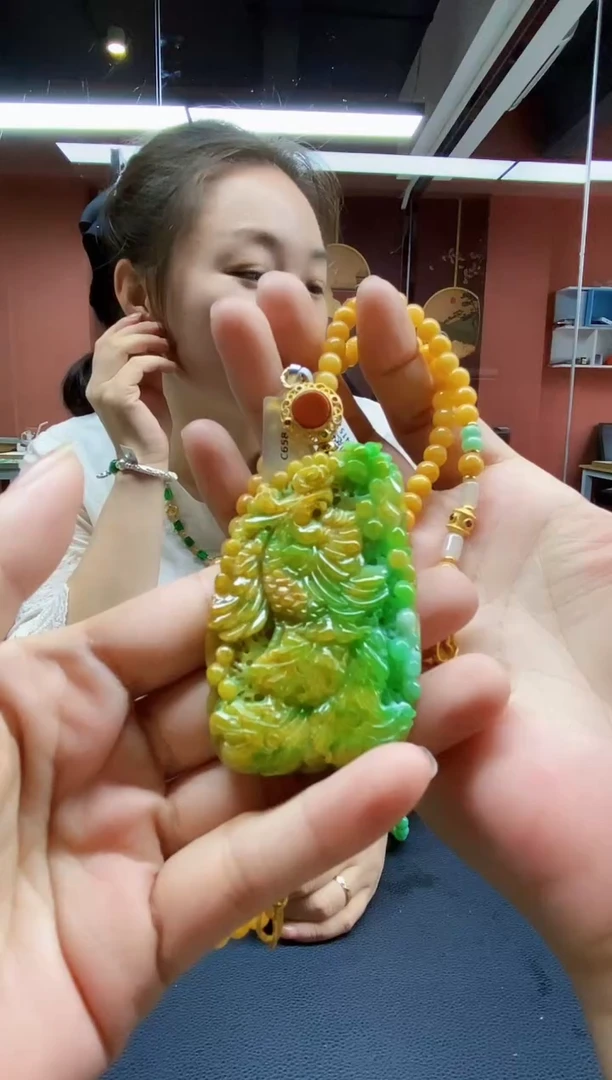 颈饰未镶嵌翡翠吊坠