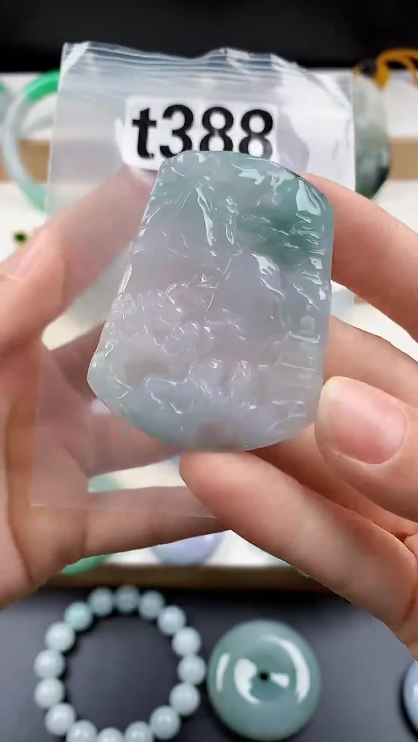 颈饰未镶嵌翡翠天然翡翠吊坠挂件