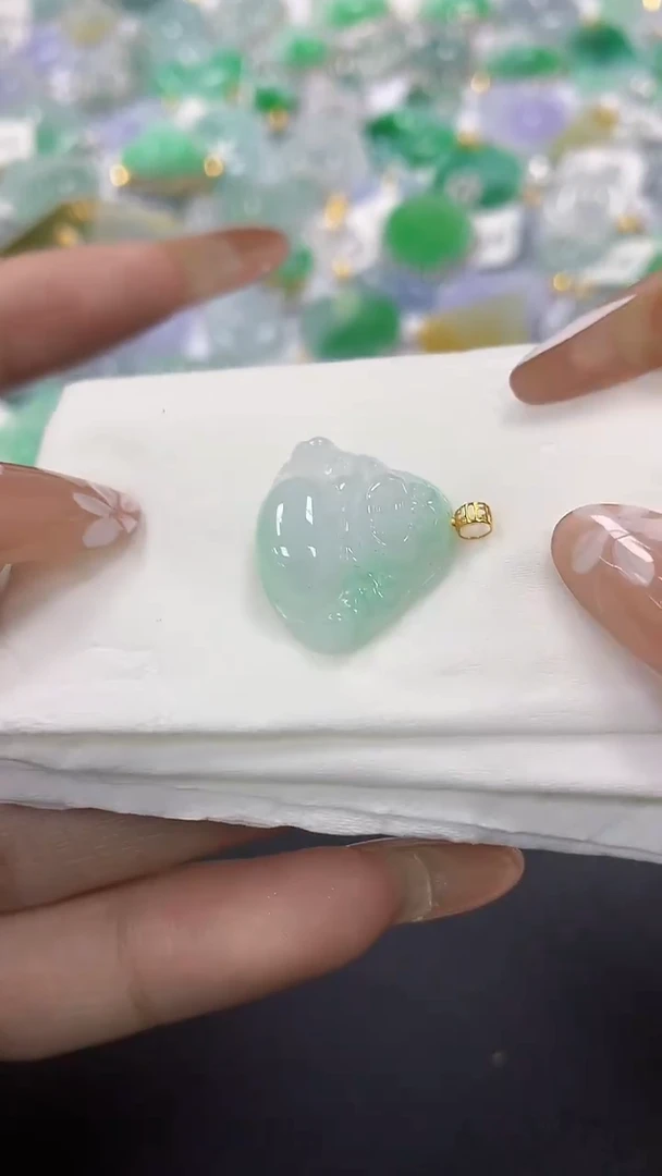 颈饰18K金镶嵌翡翠a货假一赔三支持复检百元上9元证书费自理