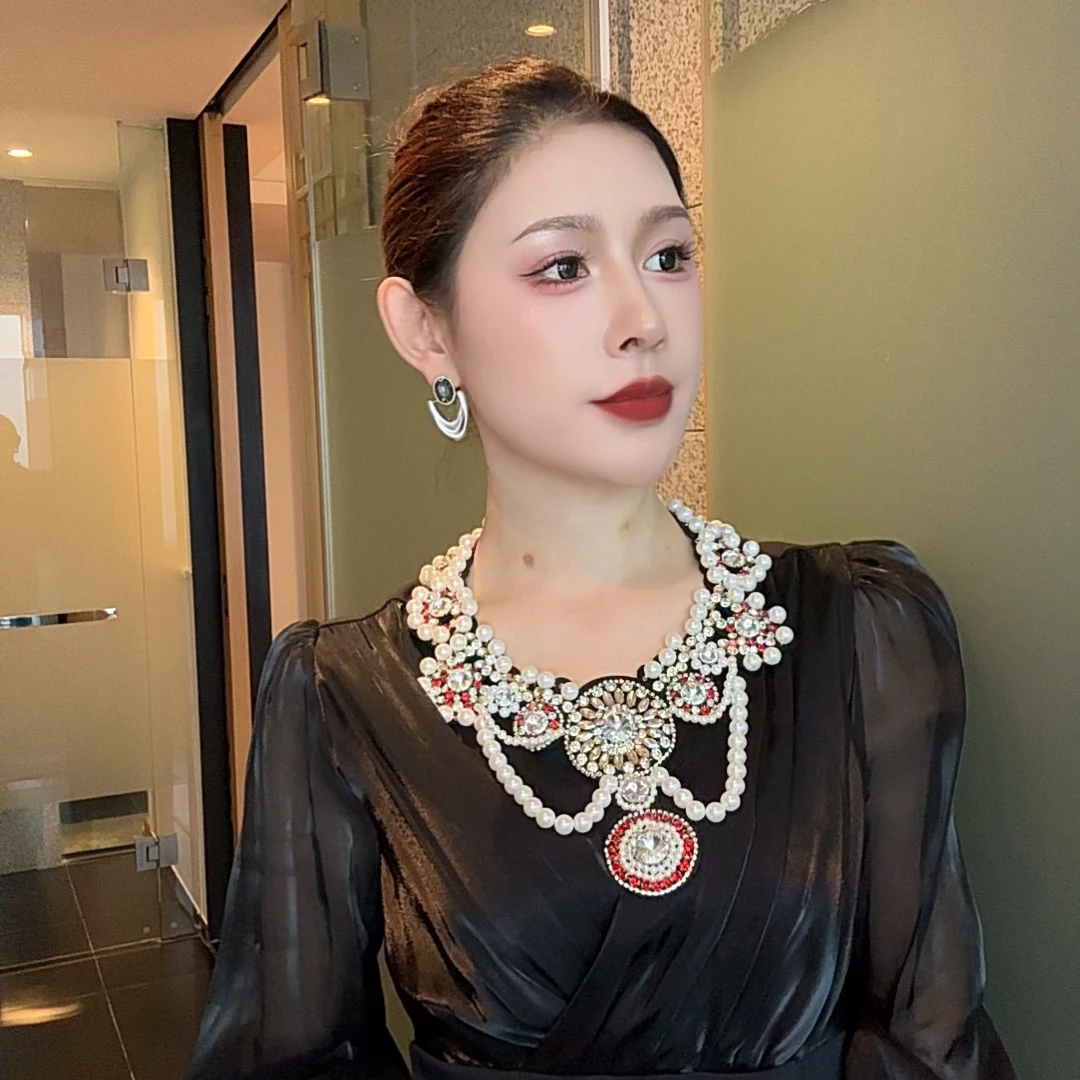 精致复古轻奢红尘亦梦珠珠绑带款假领子AZ987