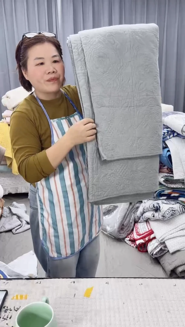 棉灰色窗花2.5*2.5纯棉床盖