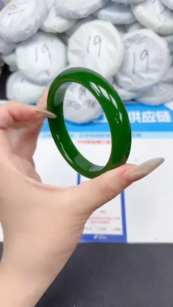 未镶嵌手镯石英质玉45/64