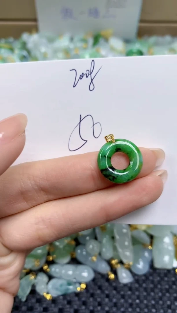 【闪购商品】翡翠挂件18K金镶嵌天然缅甸A货翡翠