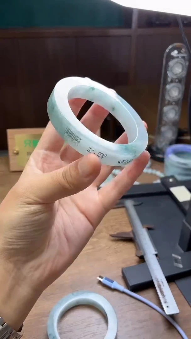 未镶嵌手镯定制翡翠甘*华定制