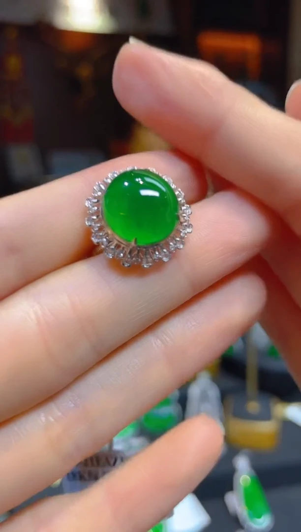 【闪购商品】翡翠戒指18K金镶嵌114303天然A货翡翠蛋面戒指