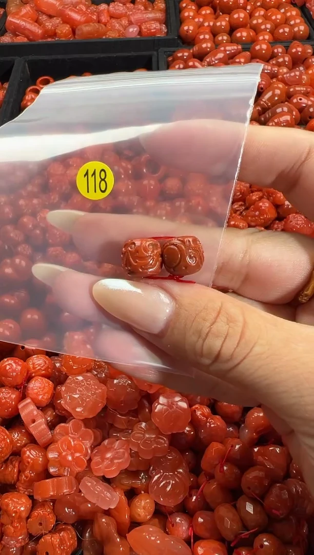 颈饰未镶嵌南红玛瑙1