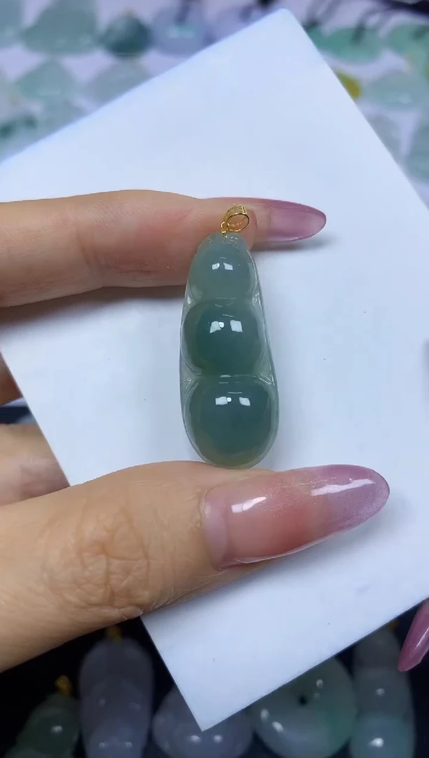 翡翠18K金镶嵌颈饰挂件