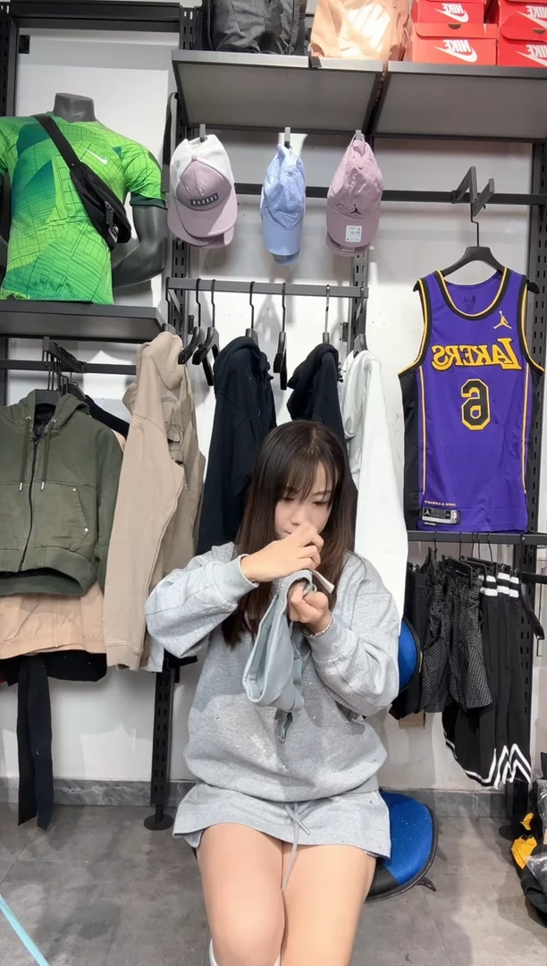 1326  编码 瑕疵款直播间过款为准 尺码 NM