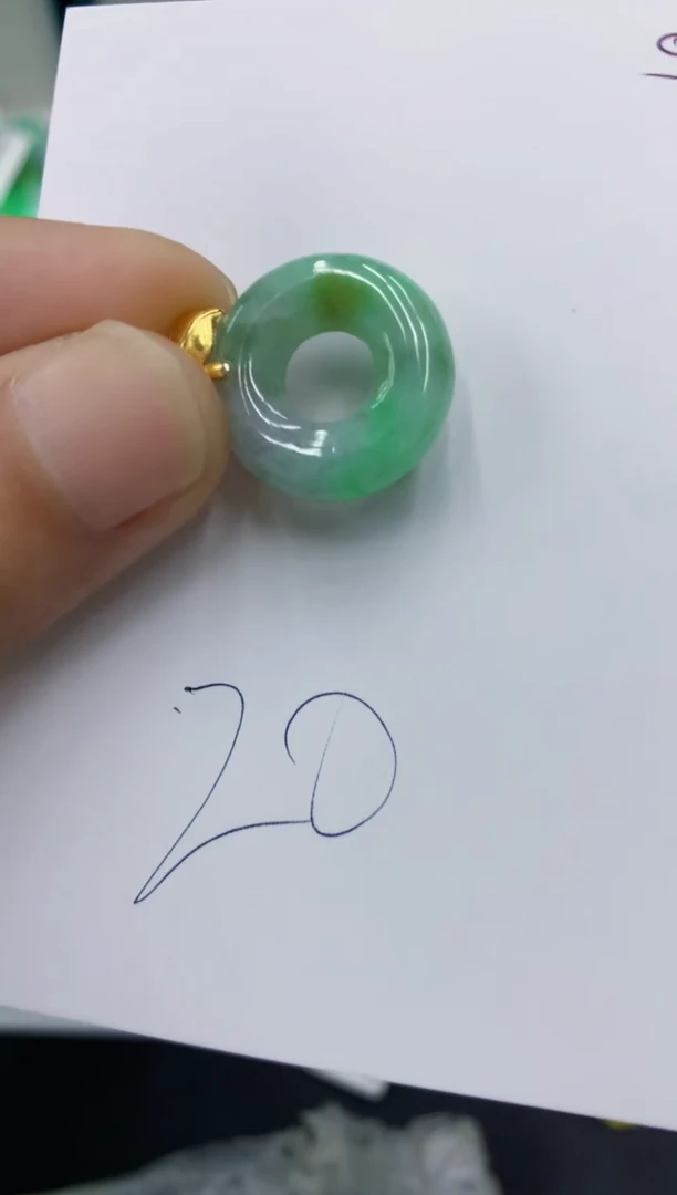 翡翠未镶嵌颈饰11111111111