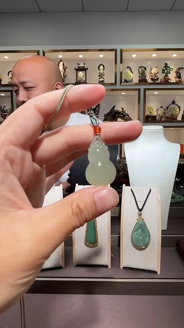 和田玉未镶嵌颈饰苏