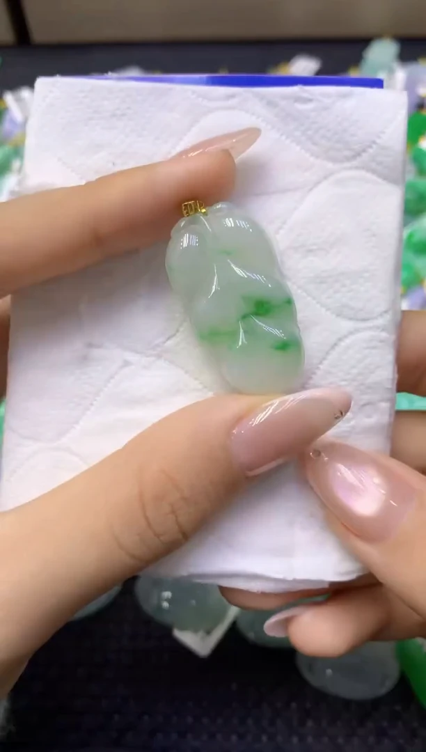 颈饰18K金镶嵌翡翠天然缅甸翡翠A货