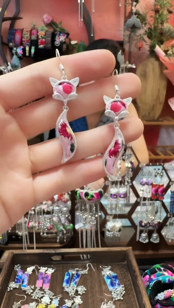 织绣云织谣民族风精美饰品 64