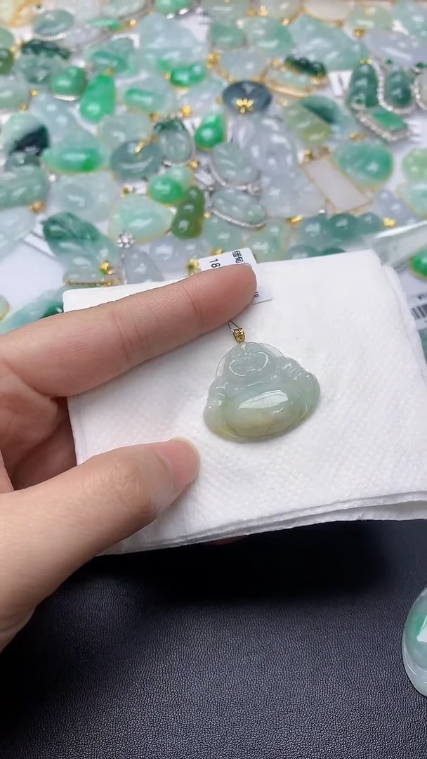 颈饰18K金镶嵌翡翠天然缅甸A货百元以上9元证书费自理
