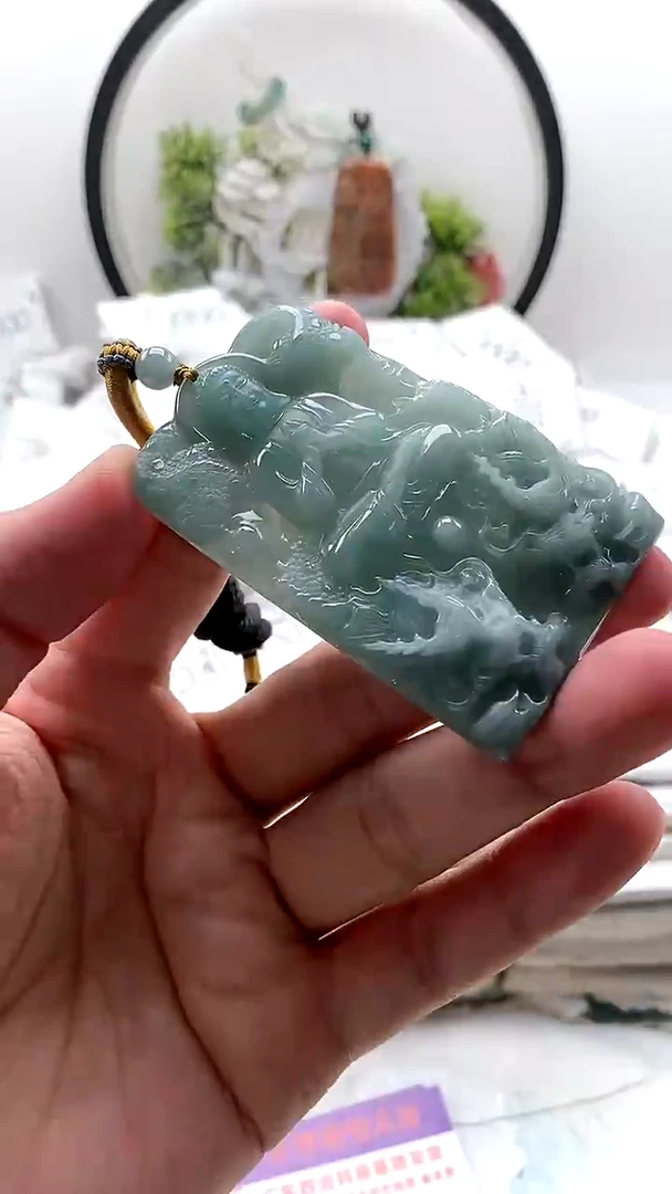 颈饰未镶嵌翡翠大日如来