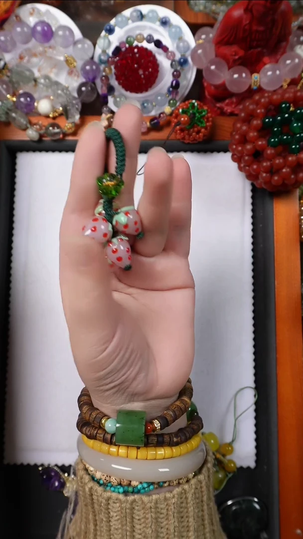 非金属琉璃小草莓小挂件