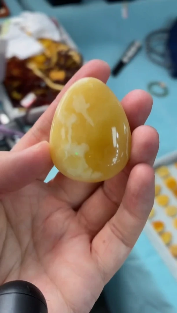 琥珀颈饰未镶嵌半*吊坠