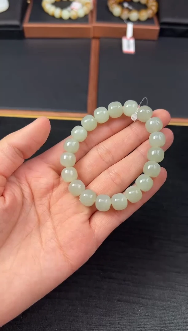 【闪购商品】和田玉手串未镶嵌且末微色差近矿卡10老型珠