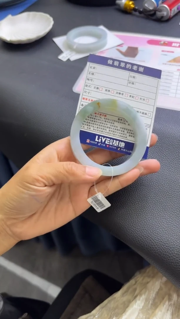 未镶嵌手镯定制翡翠通****厂定制手镯不退不换