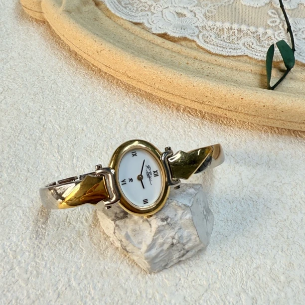 90新  【六六中古】孤品精美手链表th6056