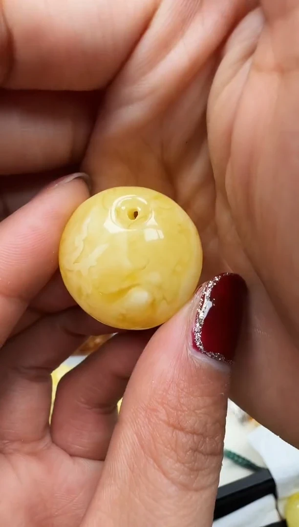 【闪购商品】琥珀裸石未镶嵌挂坠