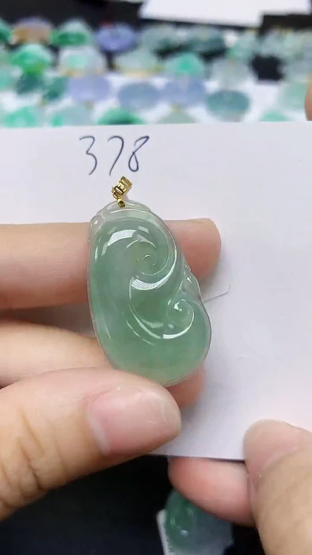 翡翠18K金镶嵌颈饰 天然缅甸翡翠A货