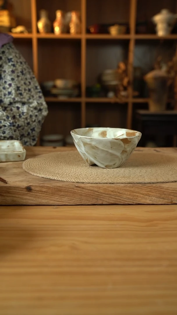 福利粉影系列的三脚碗1个