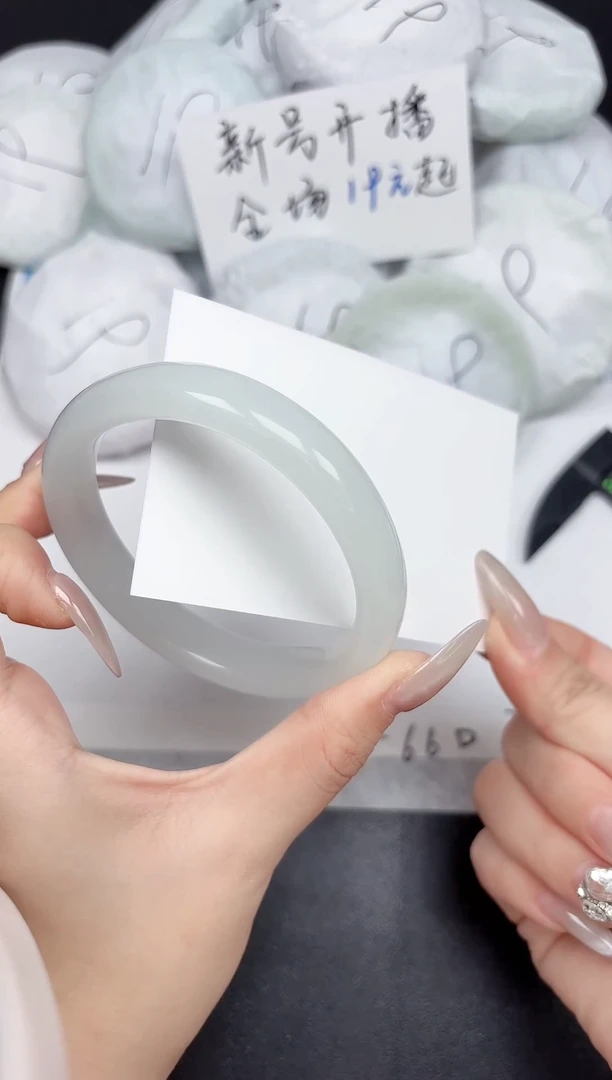 未镶嵌手镯石英质玉04-62.7