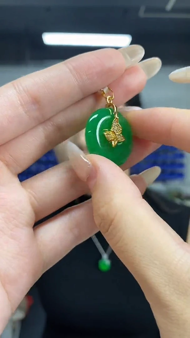 颈饰未镶嵌翡翠多样性发其一颜色微差