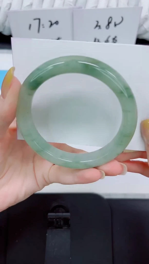 石英质玉手镯未镶嵌268