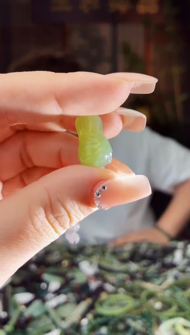 和田玉未镶嵌颈饰拍一发一