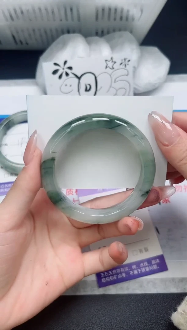 【闪购商品】石英质玉手镯未镶嵌258