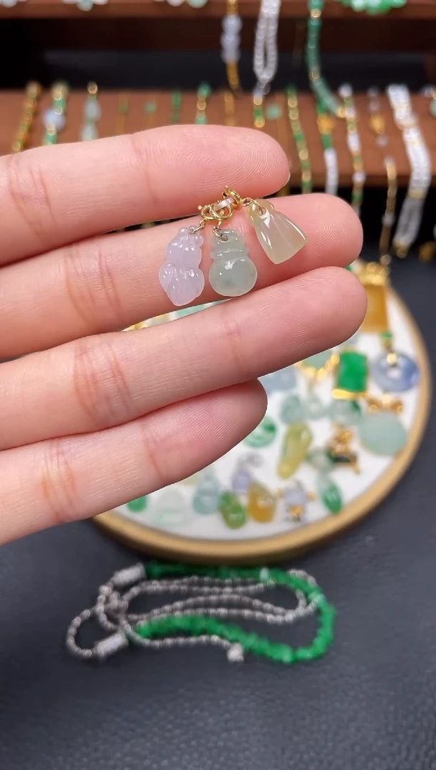 【闪购商品】翡翠吊坠(不含链)18K金镶嵌3个  JK253