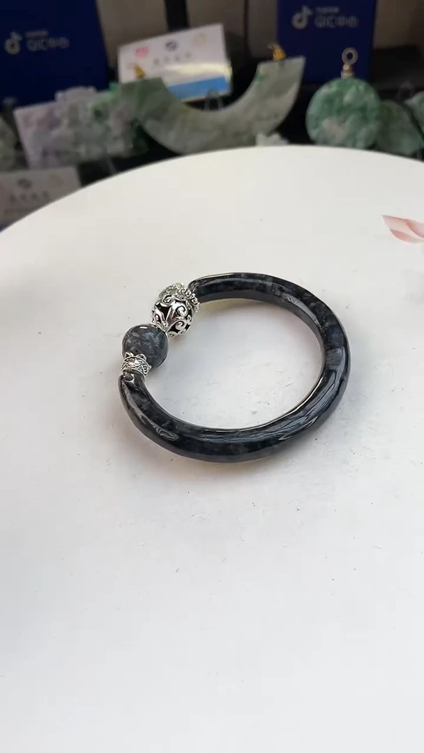 未镶嵌手链翡翠定制翡翠