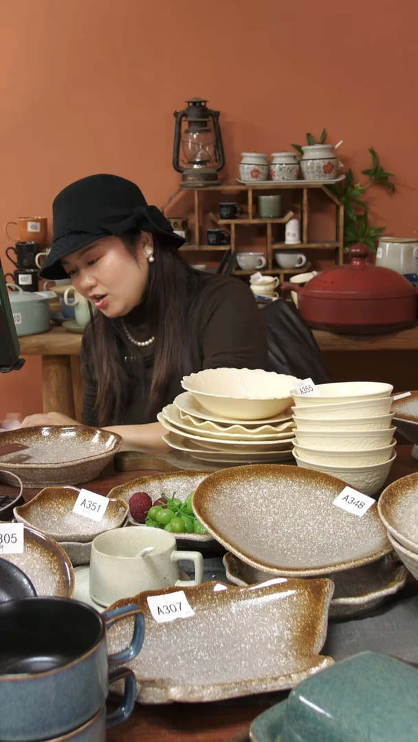 陶瓷F*?A355陶瓷浮雕十二件套微瑕