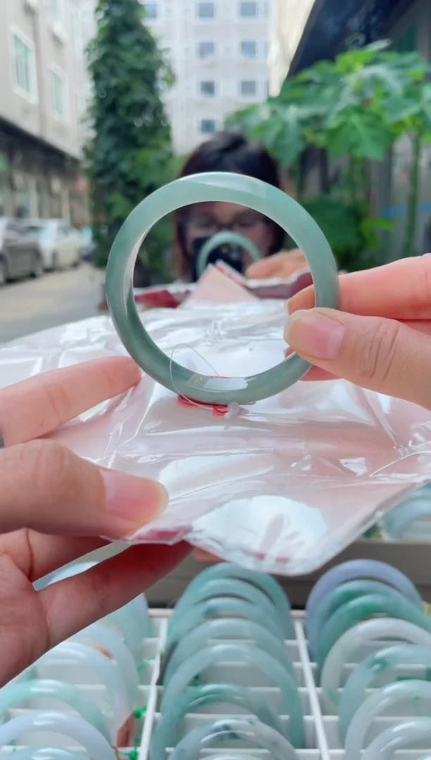 翡翠手镯未镶嵌G 56正圈 2856