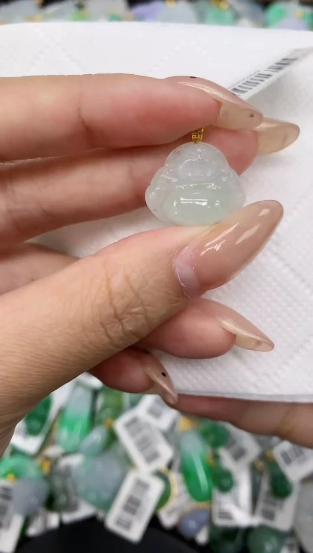 颈饰18K金镶嵌翡翠a货百元一下同包裹多件发出的只收取一单运费