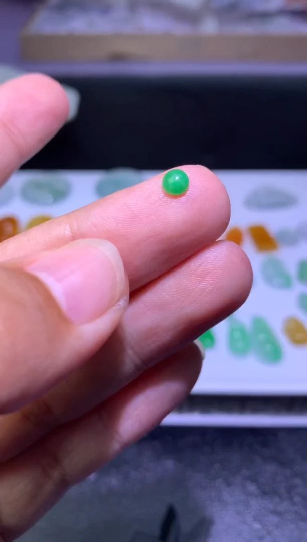 未镶嵌定制翡翠毛货