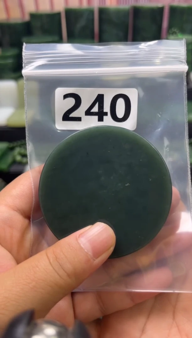 未镶嵌和田玉珠宝半成品镯芯