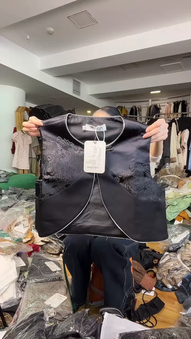 马甲       XL码      115-125斤