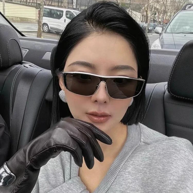 【粉丝专属】高级感新款时髦防紫外线太阳镜女防风护目镜未来感墨镜