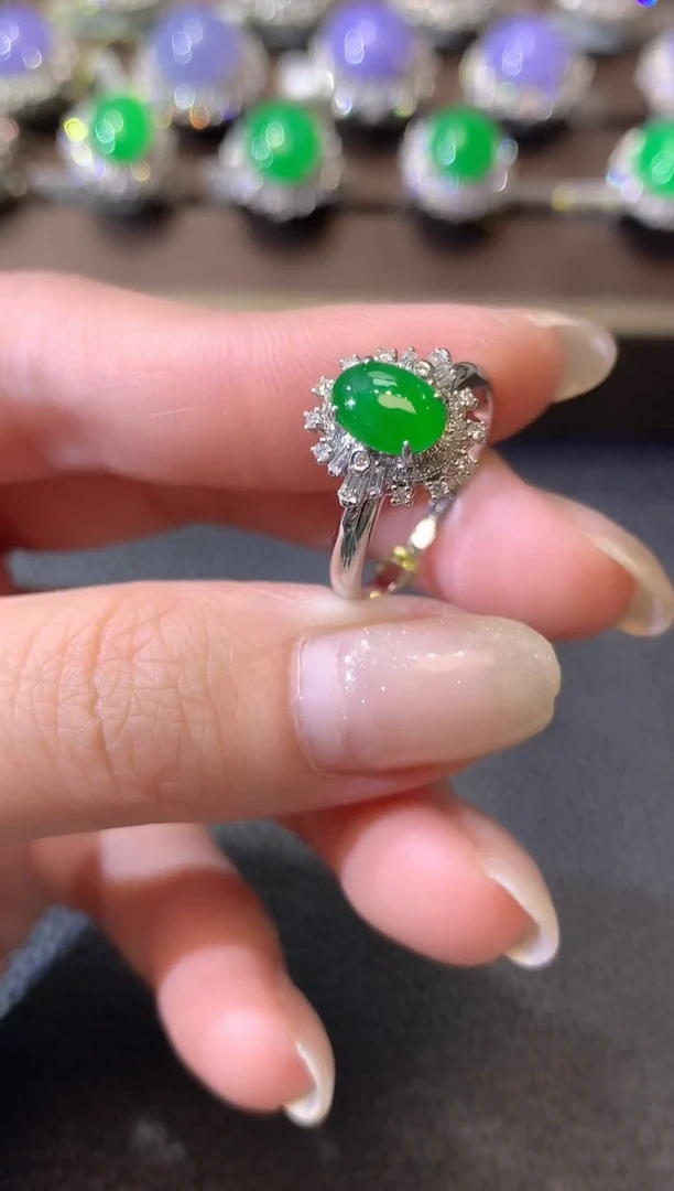 【闪购商品】翡翠戒指18K金镶嵌A49翡翠