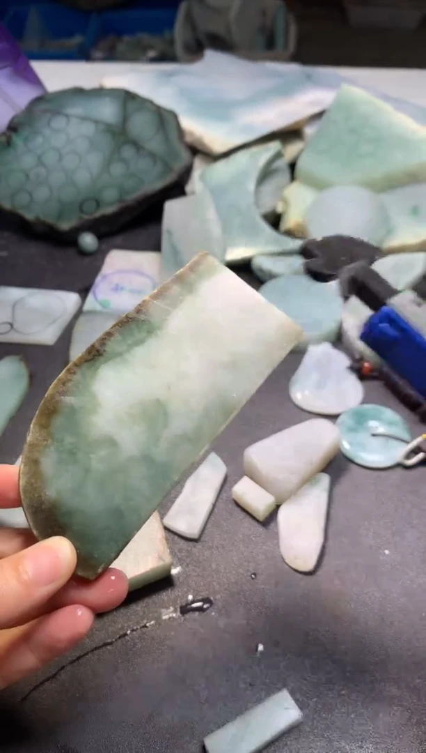 【闪购商品】翡翠颈饰未镶嵌料子