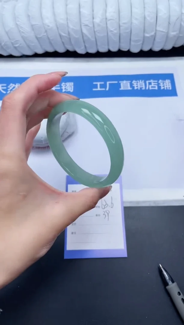 未镶嵌手镯石英质玉158-63TKL