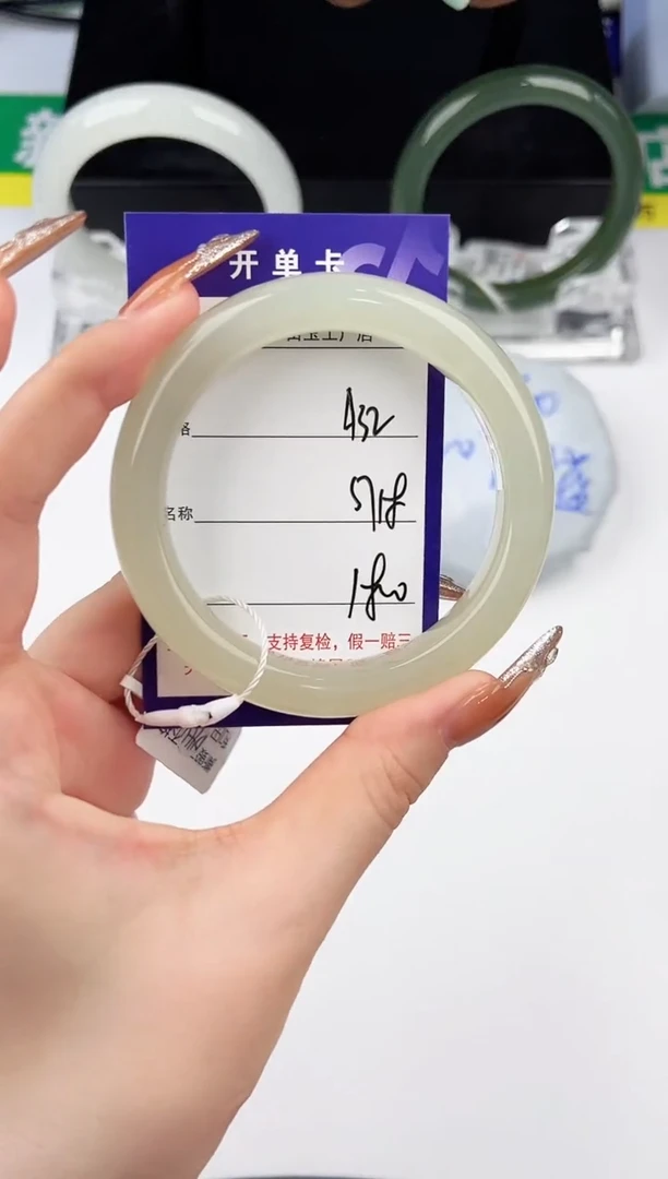 和田玉手镯未镶嵌32颜色微差无瑕