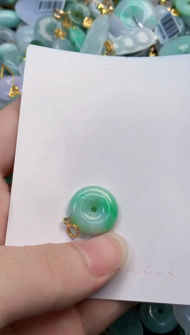 翡翠未镶嵌吊坠(不含链)1